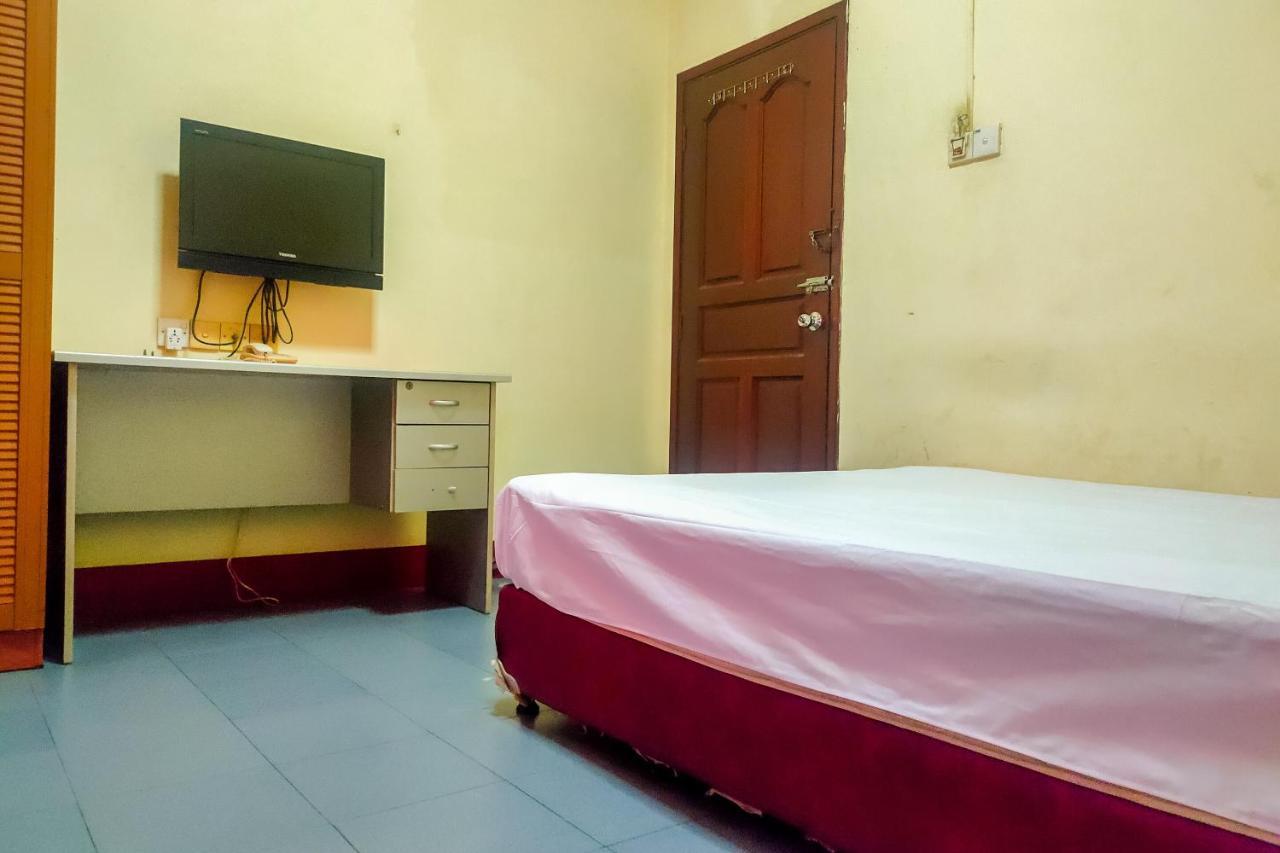 OYO 3372 Hotel Pelita Terang Nagoya Bagian luar foto