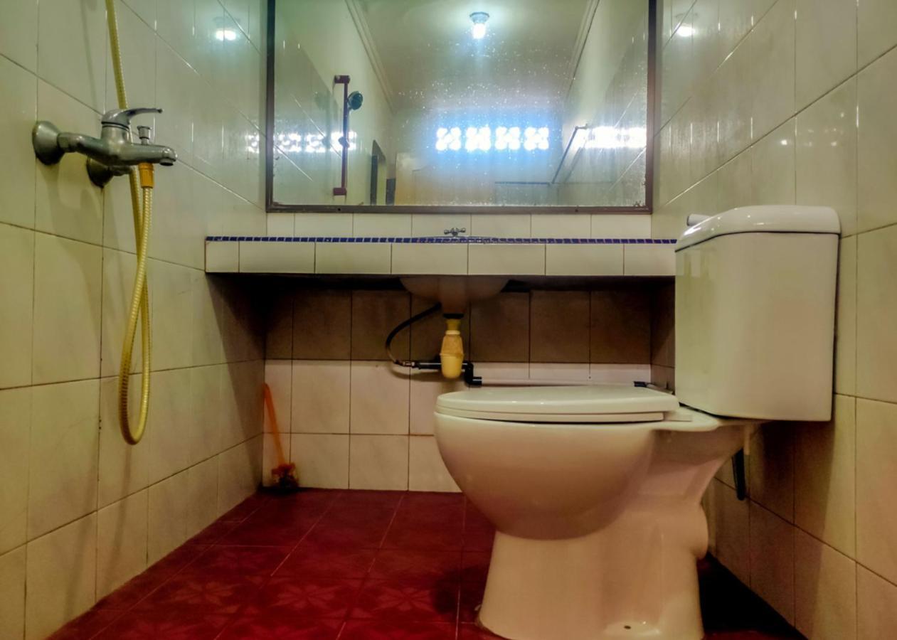 OYO 3372 Hotel Pelita Terang Nagoya Bagian luar foto